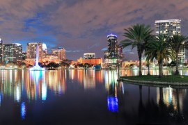 lac du centre ville d'Orlando, de nuit